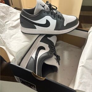 Jordan 1 low SE